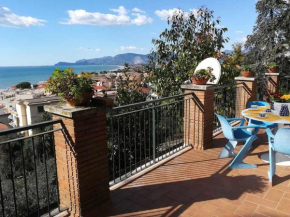 CASA BUONTEMPO con terrazza vista mare sul Circeo